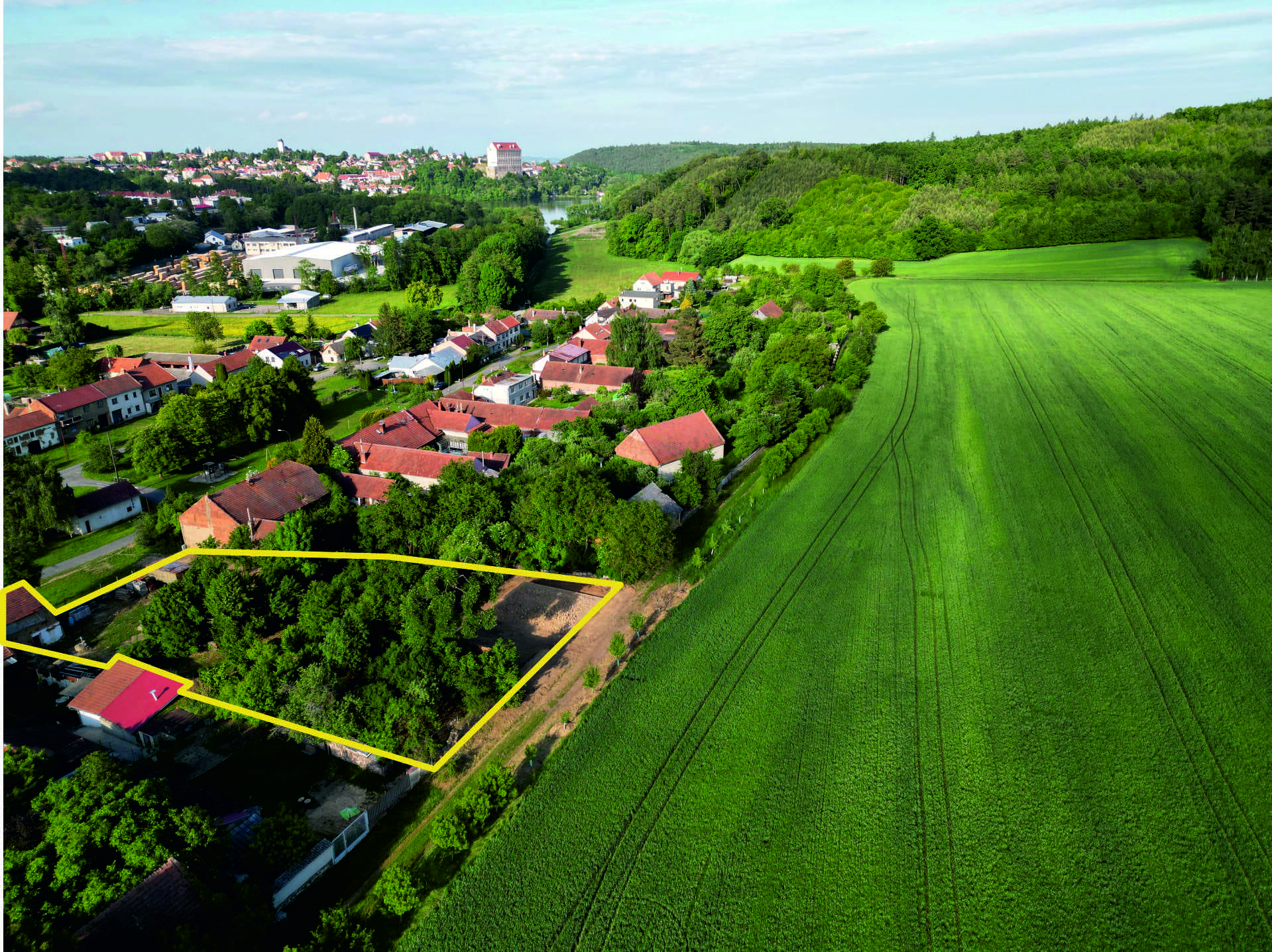 Letecký pohled na Soběsuky u Plumlova